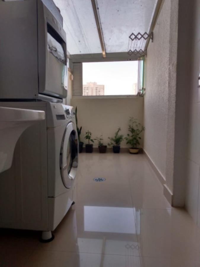 Apartamento à venda com 2 quartos, 73m² - Foto 4