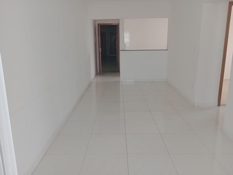 Apartamento à venda com 2 quartos, 75m² - Foto 3