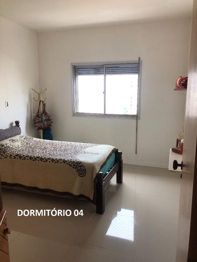 Apartamento à venda com 4 quartos, 268m² - Foto 10