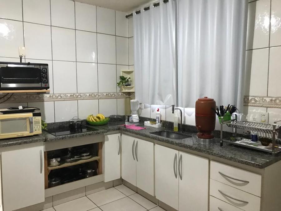 Casa à venda com 4 quartos, 220m² - Foto 5