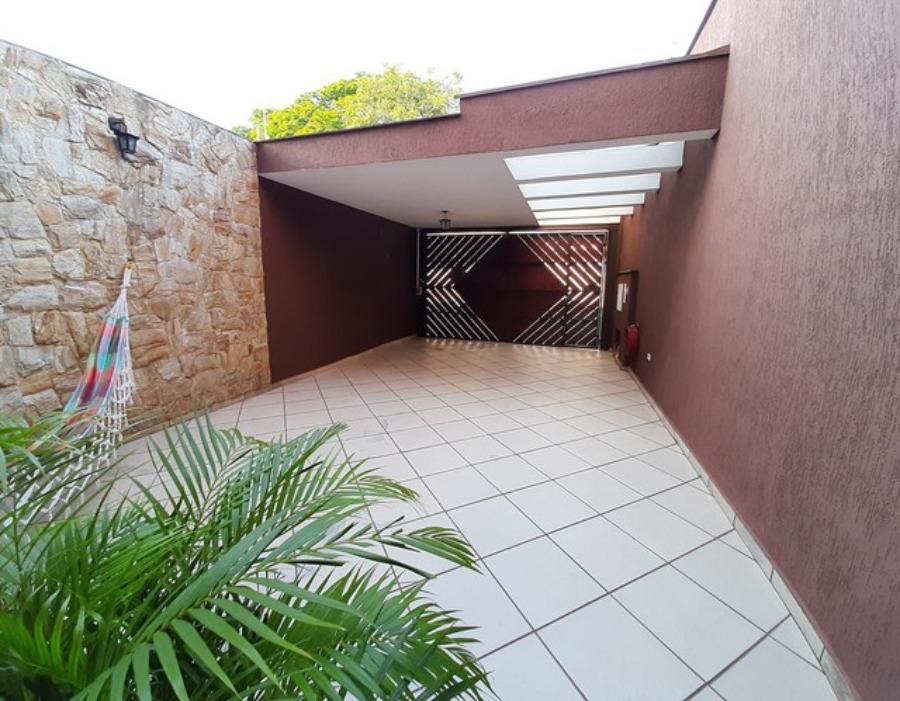 Sobrado à venda com 3 quartos, 120m² - Foto 1