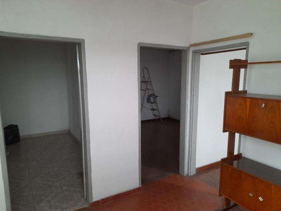 Casa à venda com 6 quartos, 167m² - Foto 3