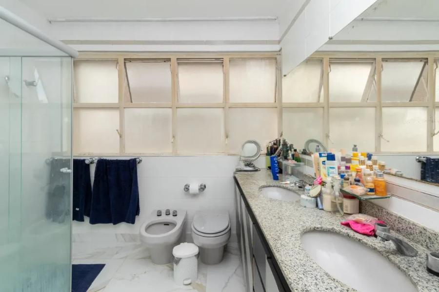 Apartamento à venda com 4 quartos, 247m² - Foto 1