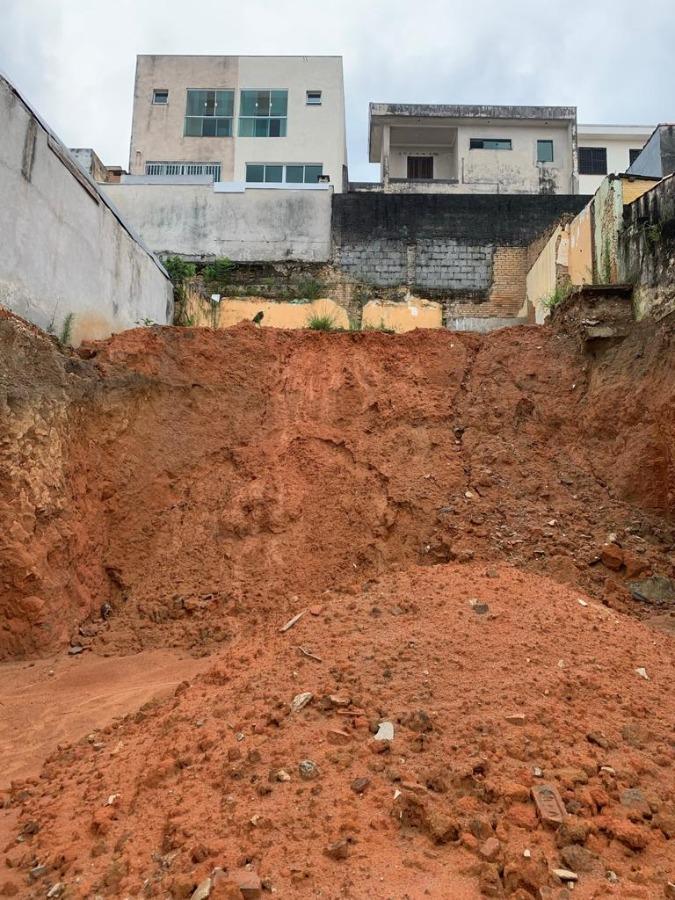 Terreno à venda com 1 quarto, 120m² - Foto 14