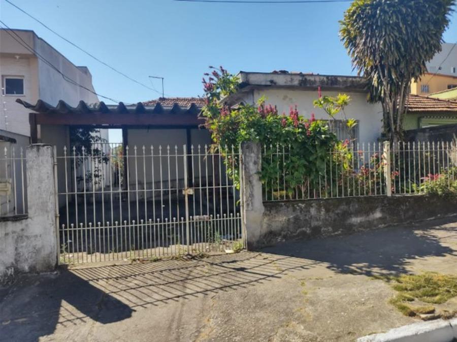 Terreno à venda com 1 quarto, 300m² - Foto 1