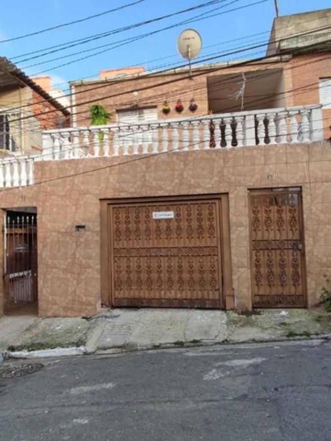 Sobrado à venda com 5 quartos, 180m² - Foto 1