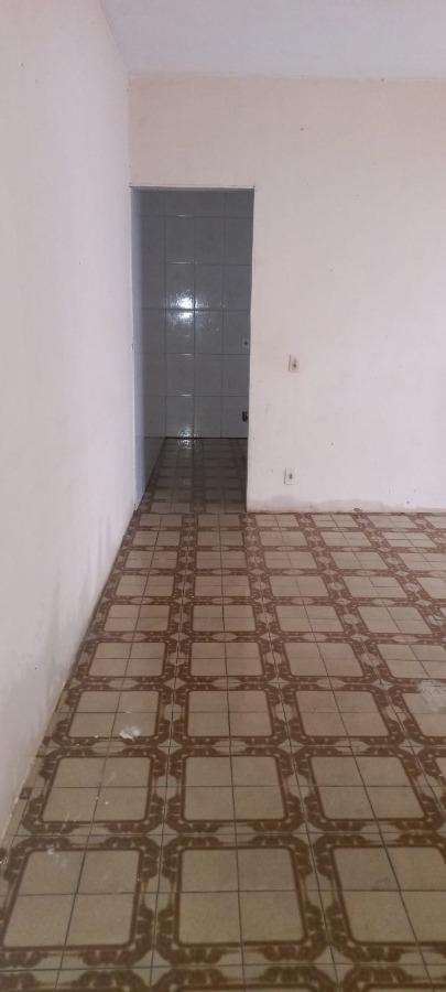 Casa à venda com 6 quartos, 120m² - Foto 3