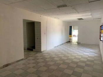 Comércio para Aluguel por R$4.000,00/Mês com 280m², 2 banheiros e 1 cozinha - Itaquera, São paulo / SP
