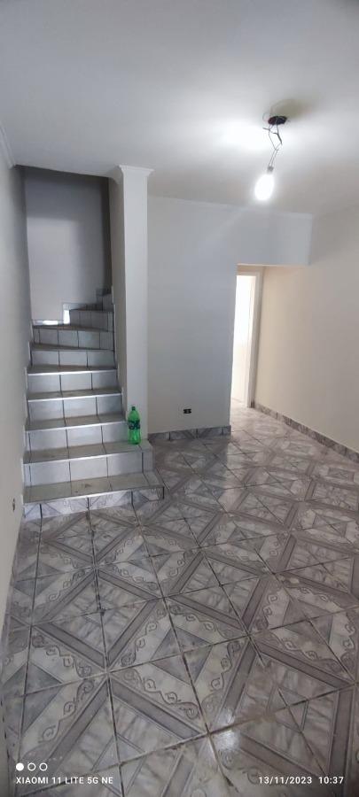 Sobrado à venda com 2 quartos, 120m² - Foto 2