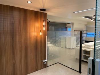 Comércio para Aluguel por R$12.000,00/Mês com 218m², 3 banheiros e 1 vaga - Centro, Sao paulo / SP