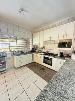 Sobrado para Venda por R$650.000,00 com 200m², 3 dormitórios, 1 suite e 2 vagas - Jardim popular , São paulo / SP