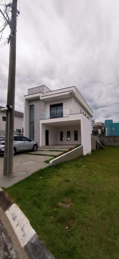 Sobrado à venda com 3 quartos, 228m² - Foto 1