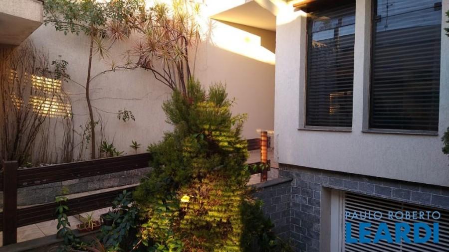 Sobrado à venda com 3 quartos, 120m² - Foto 1