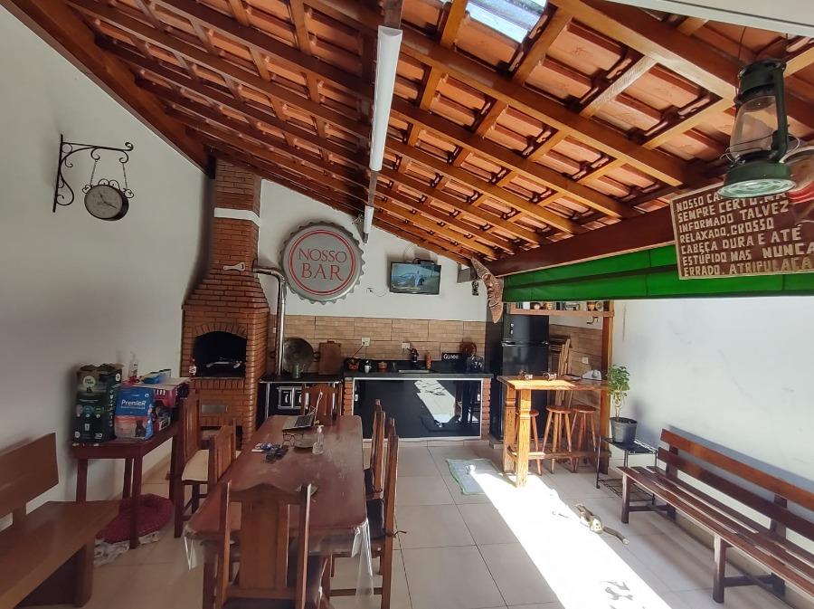 Casa à venda com 3 quartos, 120m² - Foto 2