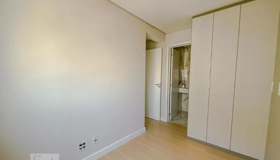 Apartamento à venda com 2 quartos, 69300m² - Foto 3