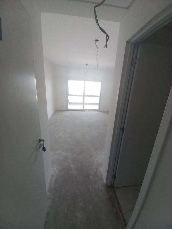 Apartamento à venda com 2 quartos, 70m² - Foto 2