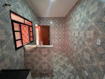 Casa para Aluguel por R$1.200,00/Mês com 2 dormitórios, 1 banheiro e 1 cozinha - Vila taquari, São  paulo / SP