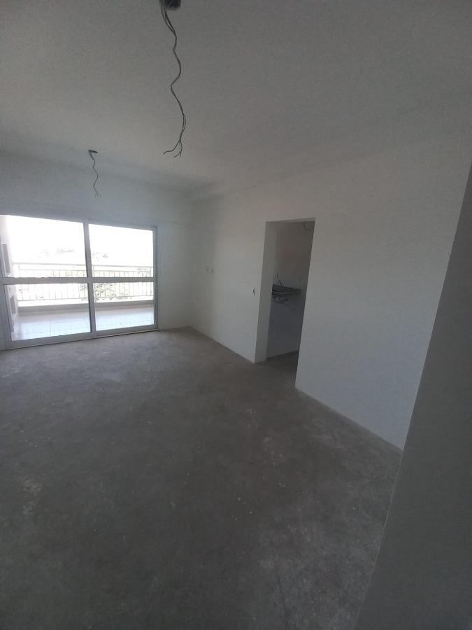 Apartamento à venda com 2 quartos, 70m² - Foto 3