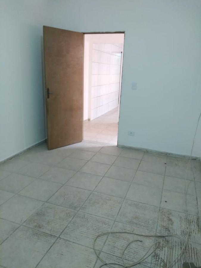 Casa à venda com 2 quartos, 81m² - Foto 1