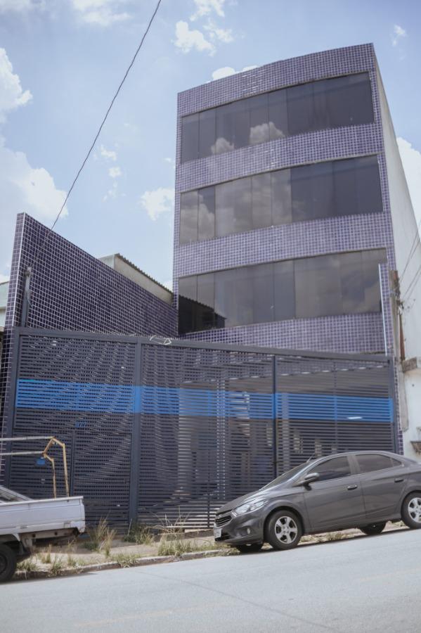 Prédio Inteiro à venda com 1 quarto, 500m² - Foto 1