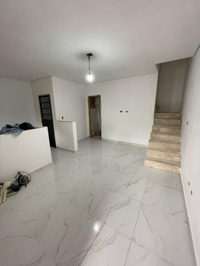 Sobrado à venda com 2 quartos, 40m² - Foto 1