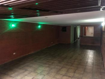 Sobrado para Venda por R$830.000,00 com 202m², 3 dormitórios, 1 suite e 4 vagas - Jardim piqueroby, São paulo / SP