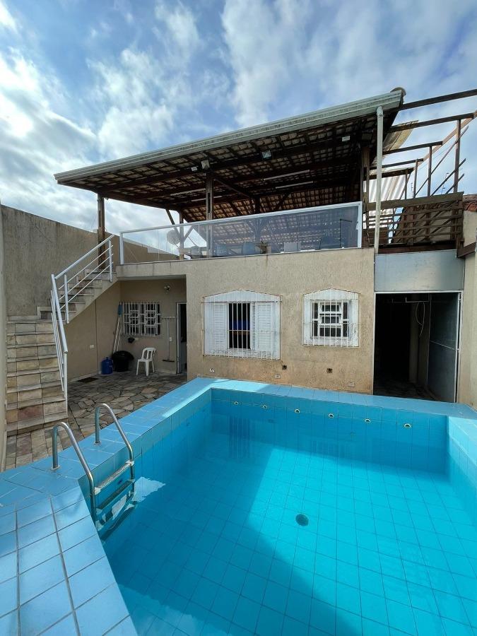 Casa à venda com 2 quartos, 180m² - Foto 1