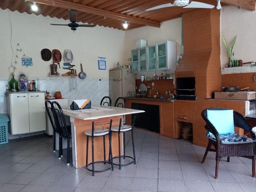 Casa, 3 quartos, 200 m² - Foto 3