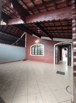 Casa para Venda por R$495.000,00 com 180m², 3 dormitórios, 1 suite e 2 vagas - Caiçara, Praia grande / SP