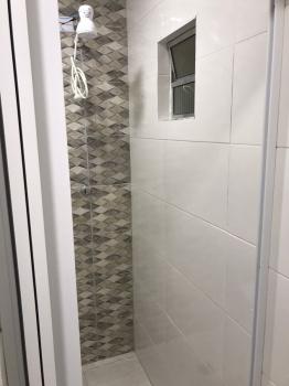 Apartamento Kitnet para Venda por R$197.000,00 com 34m², 1 dormitório, 1 vaga e 1 banheiro - Guilhermina, Praia grande / SP