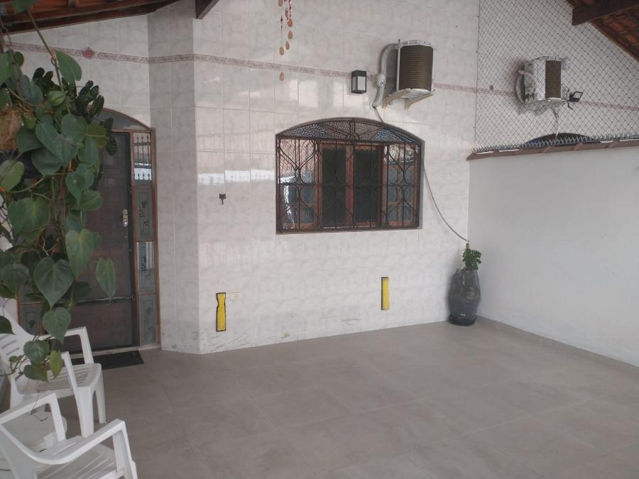 Casa à venda com 2 quartos, 125m² - Foto 1