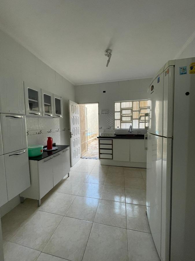 Casa à venda com 2 quartos, 180m² - Foto 5