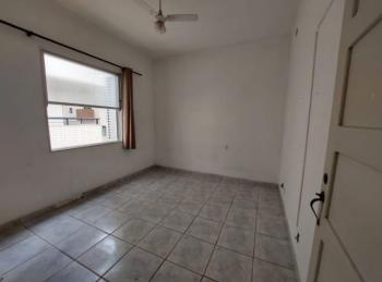 Apartamento Kitnet para Venda por R$153.000,00 com 1 dormitório, 1 vaga e 1 banheiro - Guilhermina, Praia grande / SP
